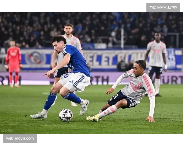 里昂1-0小胜雷恩，制胜球来自边路套上传中战术